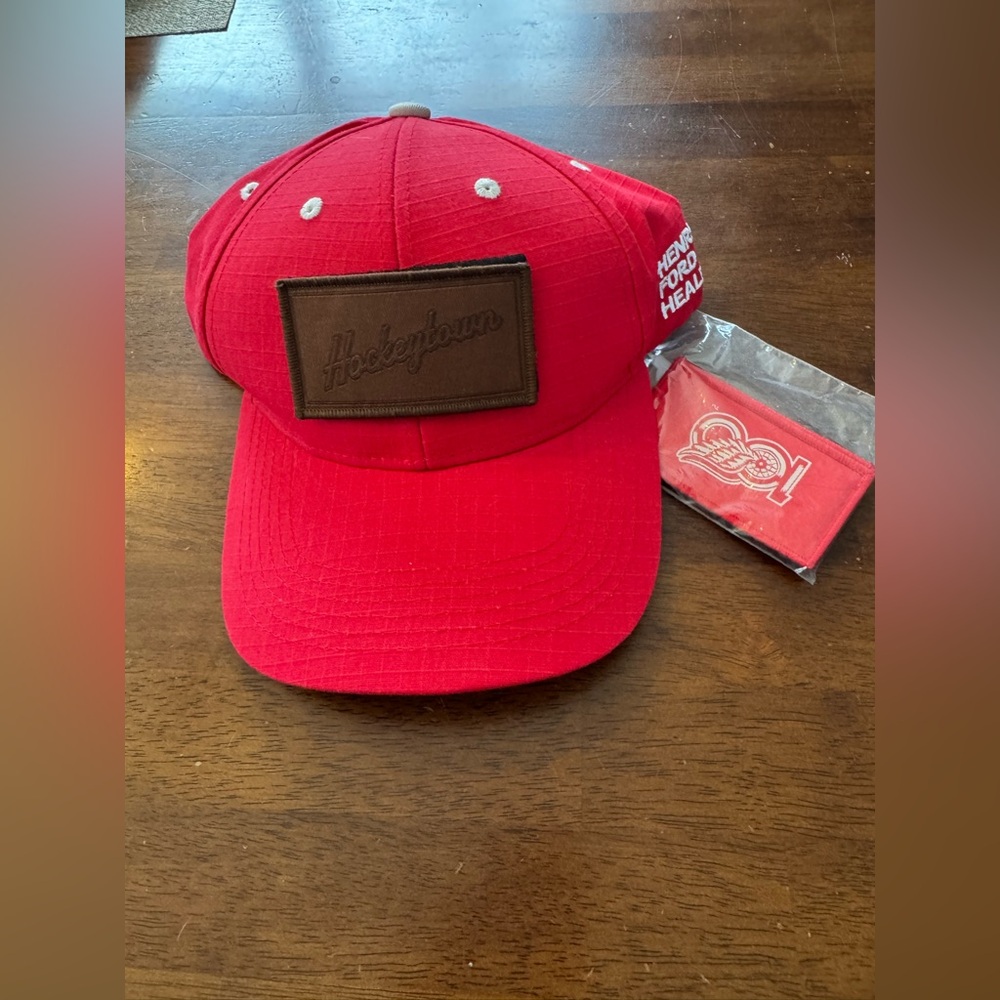 NWT. Detroit Red Wings Hockey Hockeytown hat